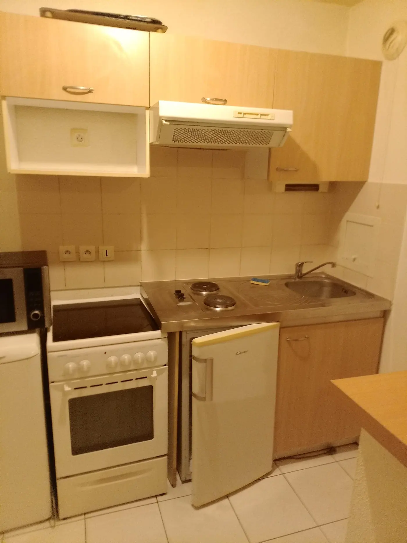 Kitchenette après l'intervention de débarras